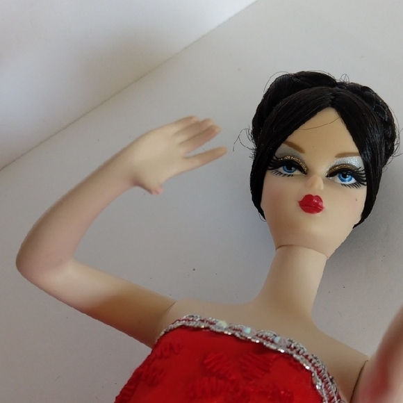 Barbie Fashion Model 1991-2000 Silkstone Red Ball Gown & Long Gloves Included - Picture 6 of 13